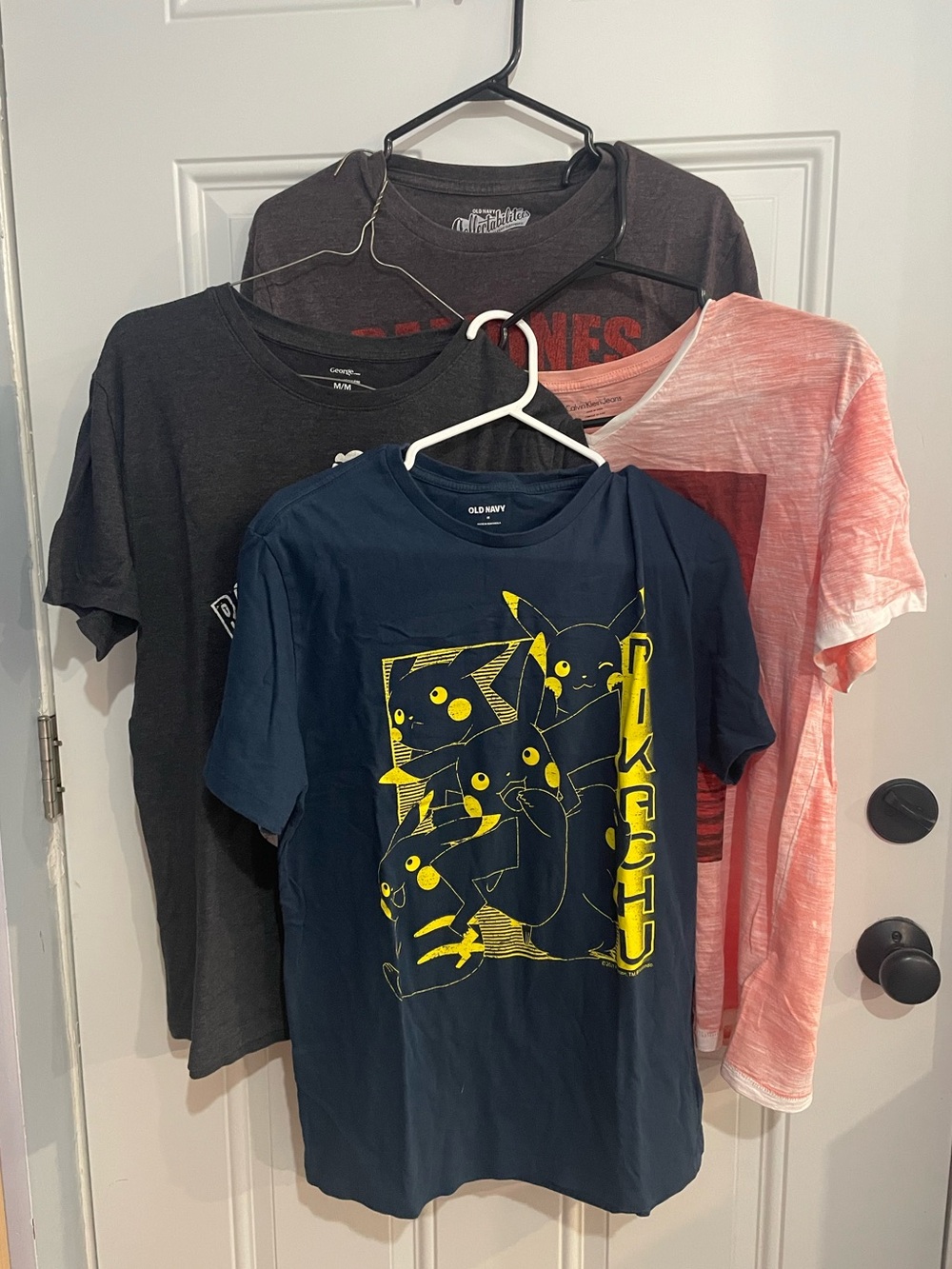 Bundle of 4 men’s tees - Size M